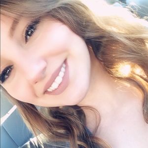 Meet your Posher, Angelena